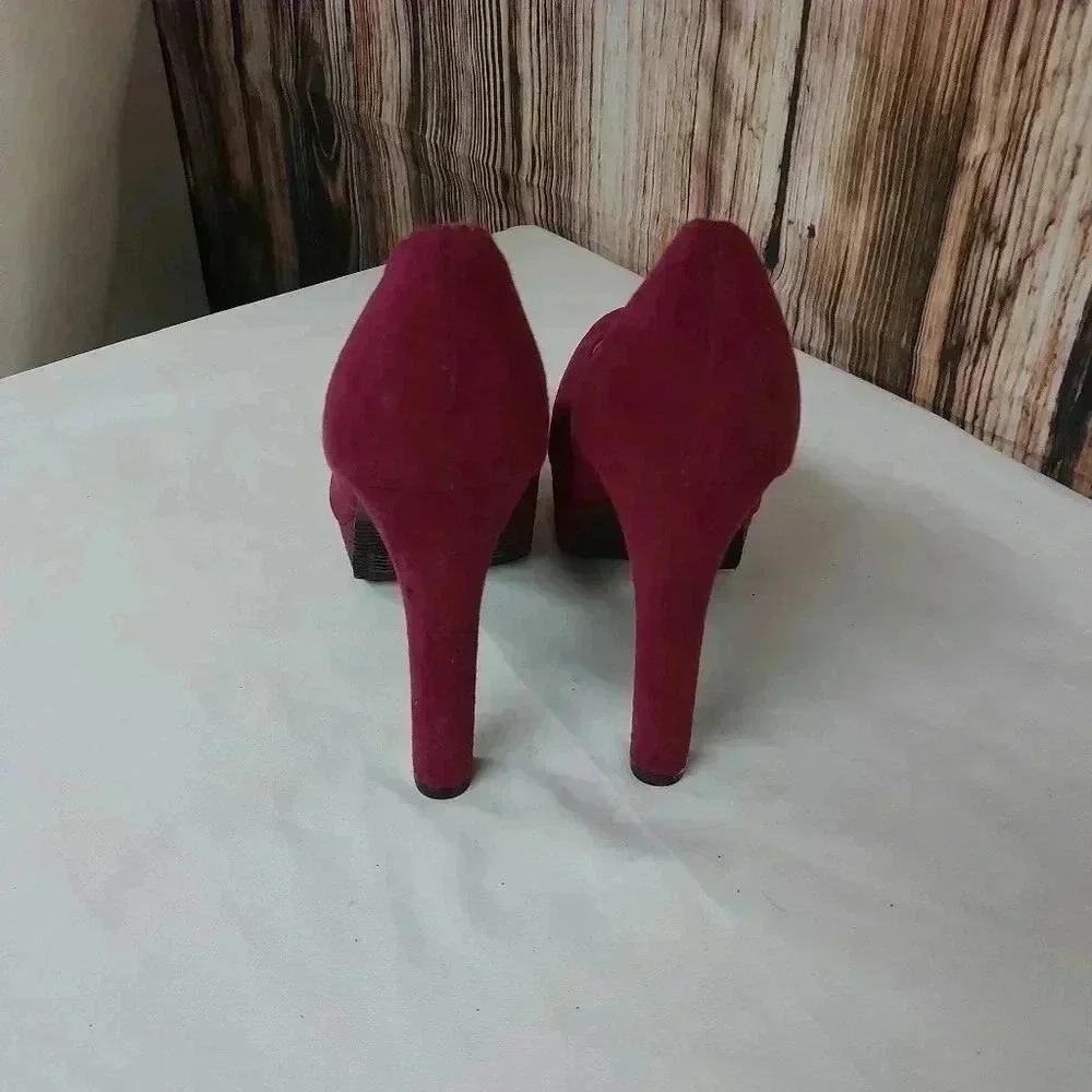 Heels‎ - Picture 4 of 9